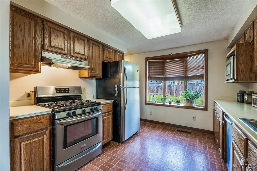 24 Sunset, Tonawanda, New York 14150, Tonawanda, New York 14150, 3 Bedrooms Bedrooms, 7 Rooms Rooms,2 BathroomsBathrooms,Residential,Closed,24 Sunset, Tonawanda, New York 14150,0,B1624860