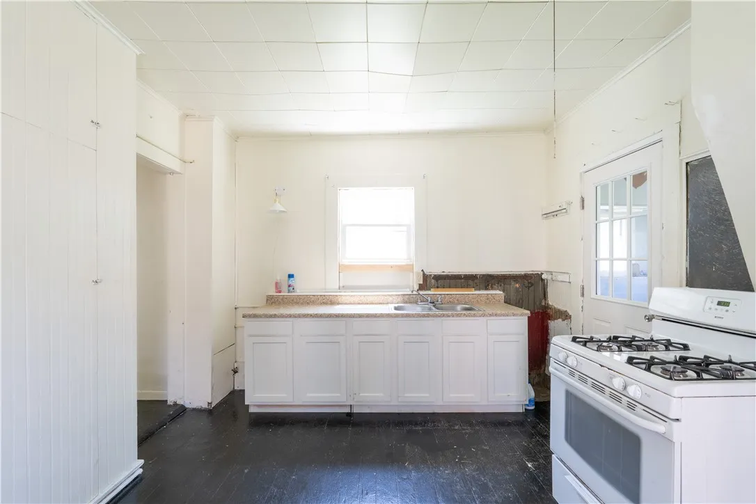 142 Hornell Street, Hornell, New York 14843, Hornell, New York 14843, 4 Bedrooms Bedrooms, ,2 BathroomsBathrooms,Residential,Closed,142 Hornell Street, Hornell, New York 14843,0,R1624276