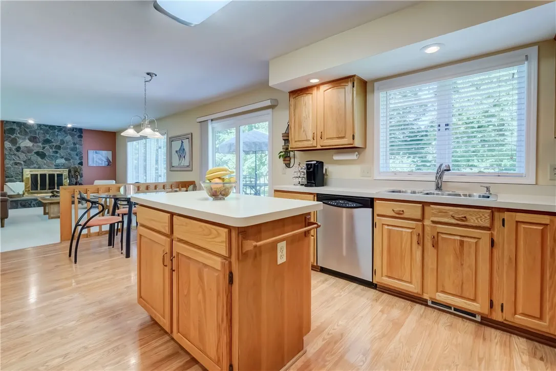 23 Edenfield Road, Penfield, New York 14526, Penfield, New York 14526, 3 Bedrooms Bedrooms, 9 Rooms Rooms,2 BathroomsBathrooms,Residential,Closed,23 Edenfield Road, Penfield, New York 14526,0,R1622526