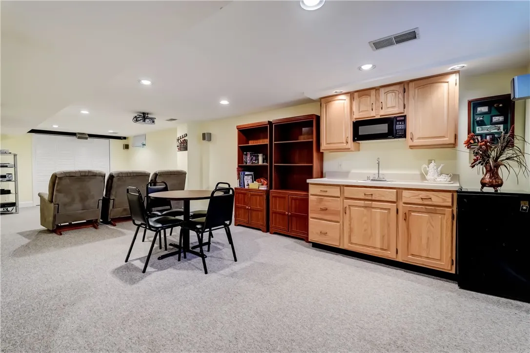 23 Edenfield Road, Penfield, New York 14526, Penfield, New York 14526, 3 Bedrooms Bedrooms, 9 Rooms Rooms,2 BathroomsBathrooms,Residential,Closed,23 Edenfield Road, Penfield, New York 14526,0,R1622526