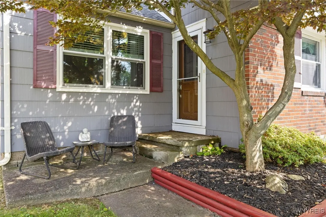 102 Onondaga Avenue, West Seneca, New York 14220, West Seneca, New York 14220, 2 Bedrooms Bedrooms, 7 Rooms Rooms,1 BathroomBathrooms,Residential,For Sale,102 Onondaga Avenue, West Seneca, New York 14220,B1625200