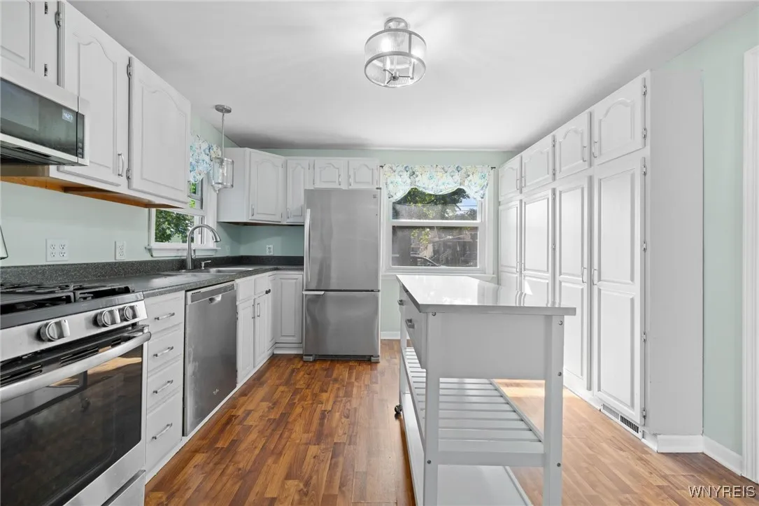 102 Onondaga Avenue, West Seneca, New York 14220, West Seneca, New York 14220, 2 Bedrooms Bedrooms, 7 Rooms Rooms,1 BathroomBathrooms,Residential,For Sale,102 Onondaga Avenue, West Seneca, New York 14220,B1625200