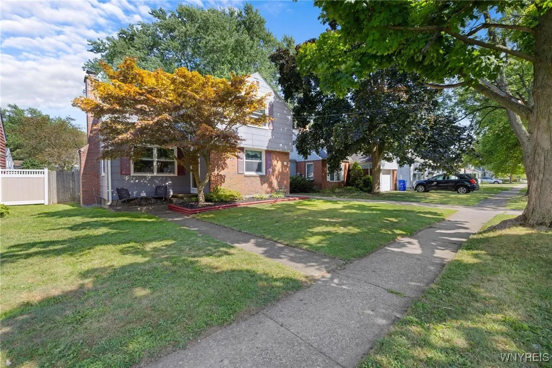 102 Onondaga Avenue, West Seneca, New York 14220, West Seneca, New York 14220, 2 Bedrooms Bedrooms, 7 Rooms Rooms,1 BathroomBathrooms,Residential,For Sale,102 Onondaga Avenue, West Seneca, New York 14220,B1625200