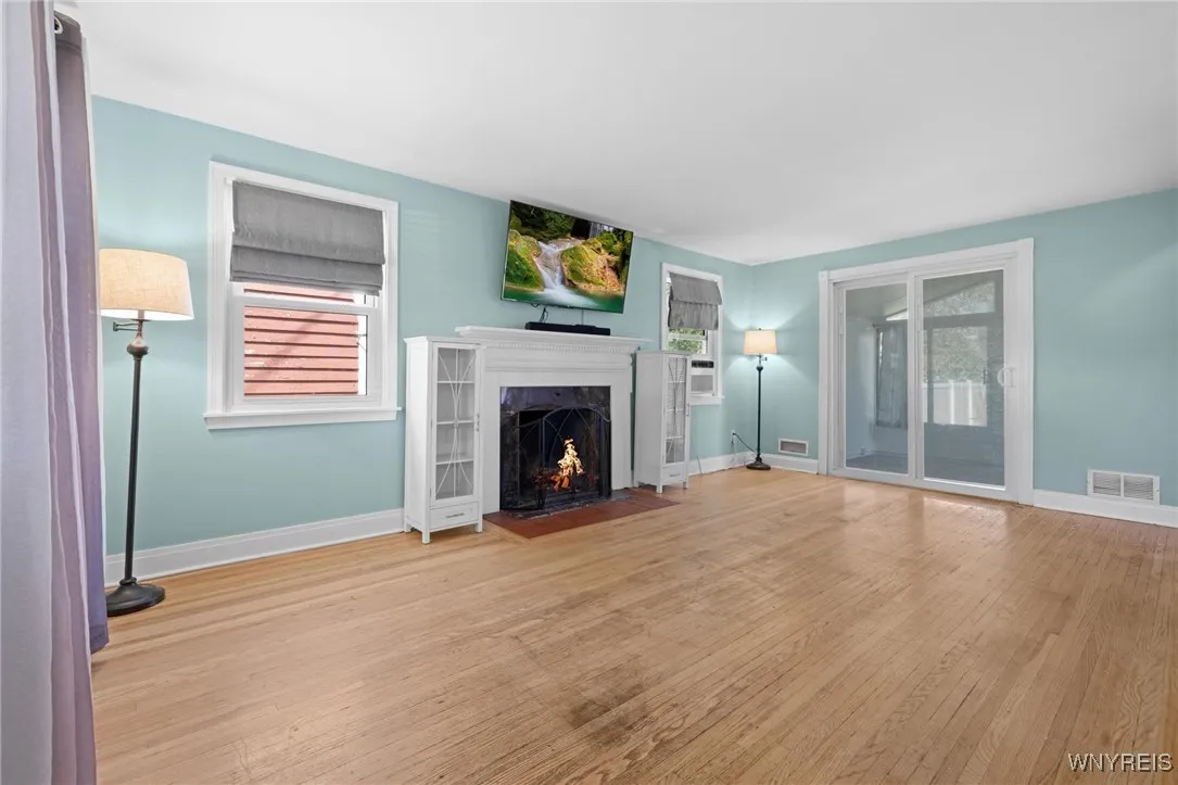 102 Onondaga Avenue, West Seneca, New York 14220, West Seneca, New York 14220, 2 Bedrooms Bedrooms, 7 Rooms Rooms,1 BathroomBathrooms,Residential,For Sale,102 Onondaga Avenue, West Seneca, New York 14220,B1625200