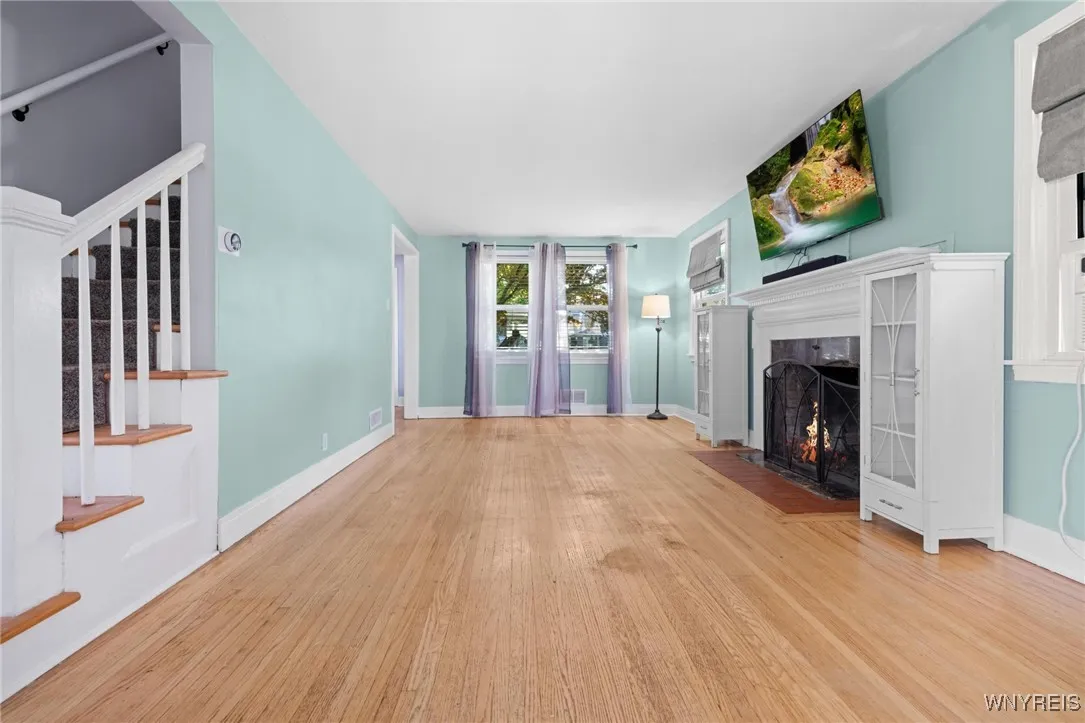 102 Onondaga Avenue, West Seneca, New York 14220, West Seneca, New York 14220, 2 Bedrooms Bedrooms, 7 Rooms Rooms,1 BathroomBathrooms,Residential,For Sale,102 Onondaga Avenue, West Seneca, New York 14220,B1625200