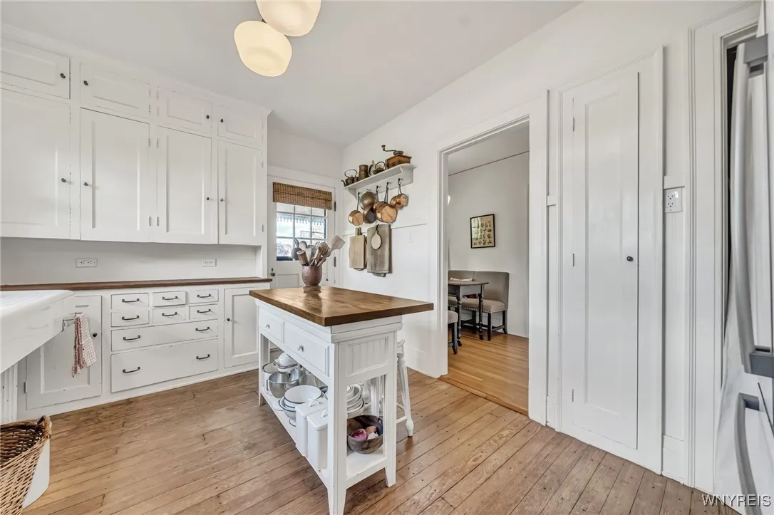 11 West Main Street, Pembroke, New York 14036, Pembroke, New York 14036, 4 Bedrooms Bedrooms, 11 Rooms Rooms,1 BathroomBathrooms,Residential,Closed,11 West Main Street, Pembroke, New York 14036,0,B1625212