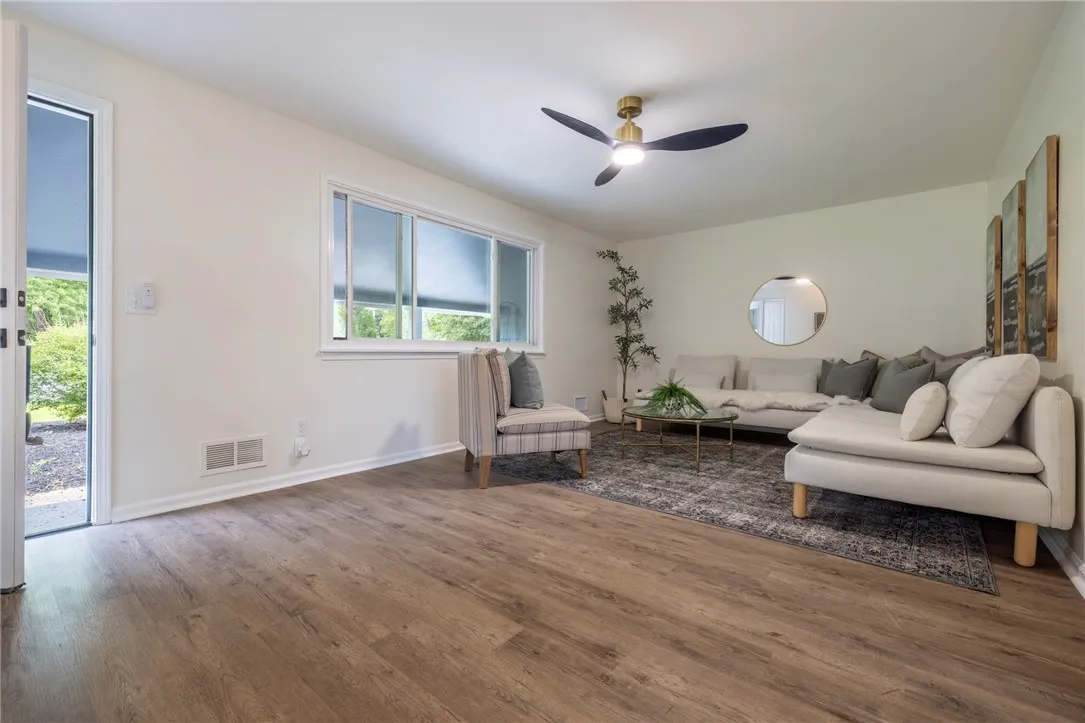 23 Kerry Park, Pittsford, New York 14534, Henrietta, New York 14534, 4 Bedrooms Bedrooms, 7 Rooms Rooms,2 BathroomsBathrooms,Residential,Closed,23 Kerry Park, Pittsford, New York 14534,0,R1625067