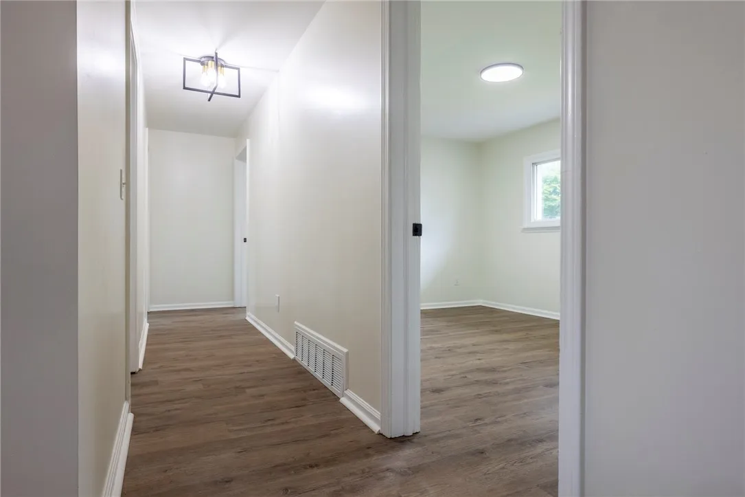 23 Kerry Park, Pittsford, New York 14534, Henrietta, New York 14534, 4 Bedrooms Bedrooms, 7 Rooms Rooms,2 BathroomsBathrooms,Residential,Closed,23 Kerry Park, Pittsford, New York 14534,0,R1625067
