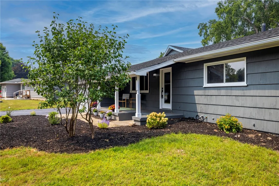 23 Kerry Park, Pittsford, New York 14534, Henrietta, New York 14534, 4 Bedrooms Bedrooms, 7 Rooms Rooms,2 BathroomsBathrooms,Residential,Closed,23 Kerry Park, Pittsford, New York 14534,0,R1625067