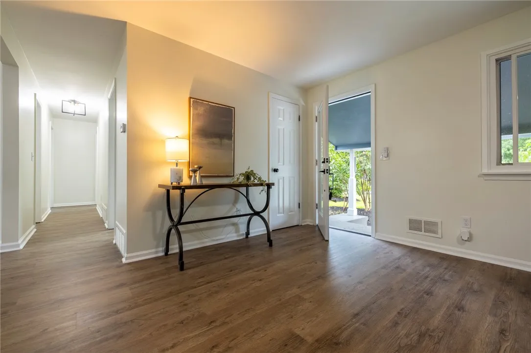 23 Kerry Park, Pittsford, New York 14534, Henrietta, New York 14534, 4 Bedrooms Bedrooms, 7 Rooms Rooms,2 BathroomsBathrooms,Residential,Closed,23 Kerry Park, Pittsford, New York 14534,0,R1625067