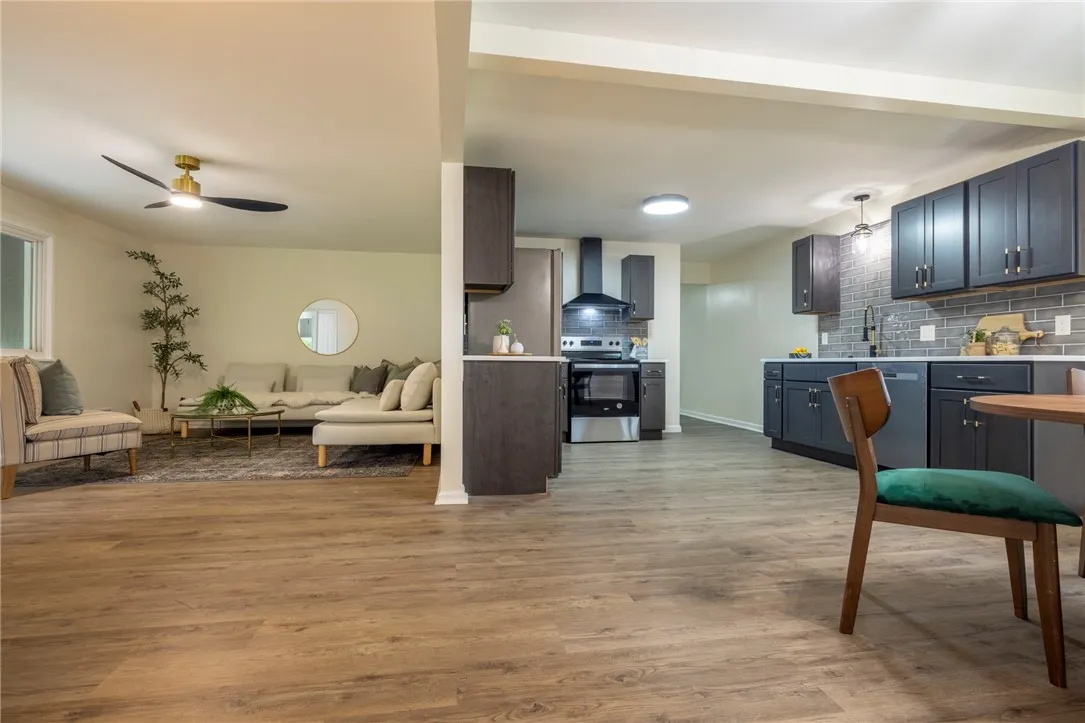 23 Kerry Park, Pittsford, New York 14534, Henrietta, New York 14534, 4 Bedrooms Bedrooms, 7 Rooms Rooms,2 BathroomsBathrooms,Residential,Closed,23 Kerry Park, Pittsford, New York 14534,0,R1625067