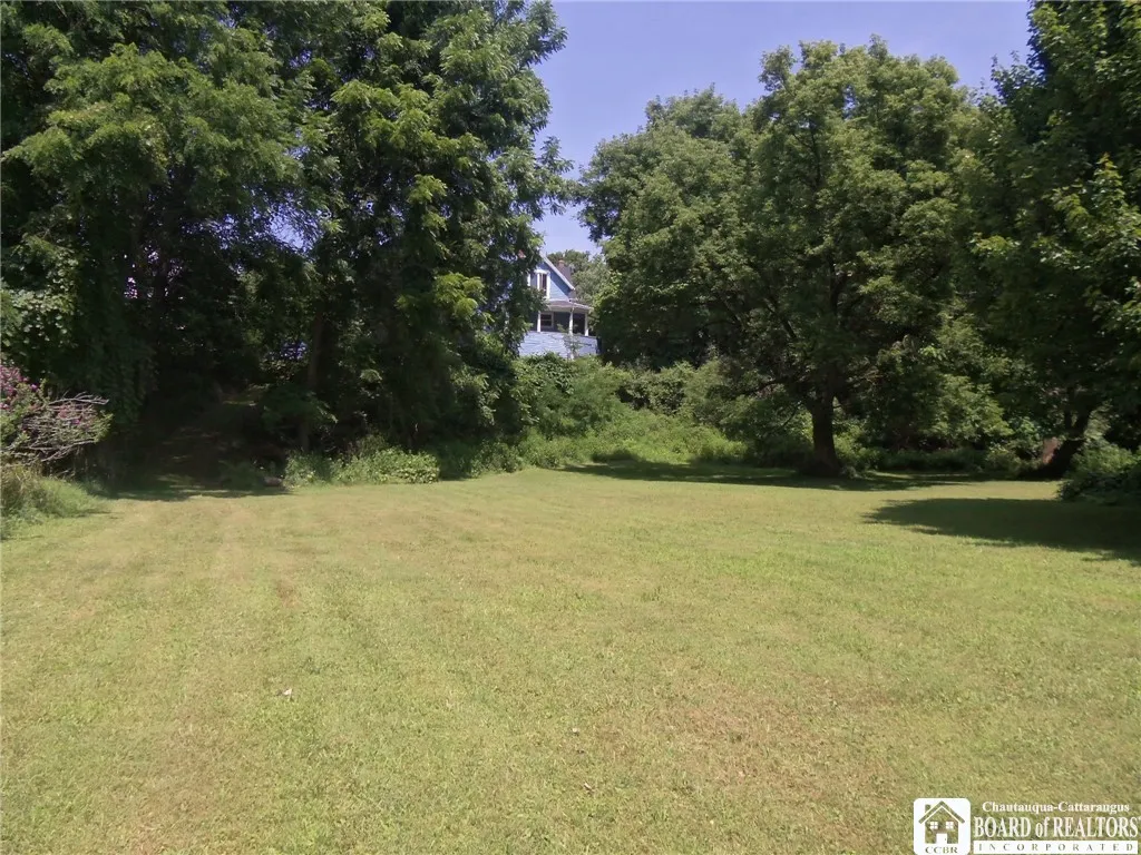 139 Eagle Street, Pomfret, New York 14063, Pomfret, New York 14063, 4 Bedrooms Bedrooms, 8 Rooms Rooms,2 BathroomsBathrooms,Residential,Closed,139 Eagle Street, Pomfret, New York 14063,0,R1625366