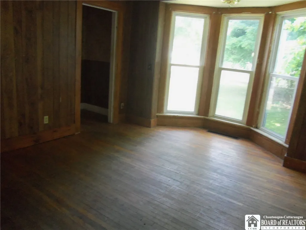 139 Eagle Street, Pomfret, New York 14063, Pomfret, New York 14063, 4 Bedrooms Bedrooms, 8 Rooms Rooms,2 BathroomsBathrooms,Residential,Closed,139 Eagle Street, Pomfret, New York 14063,0,R1625366