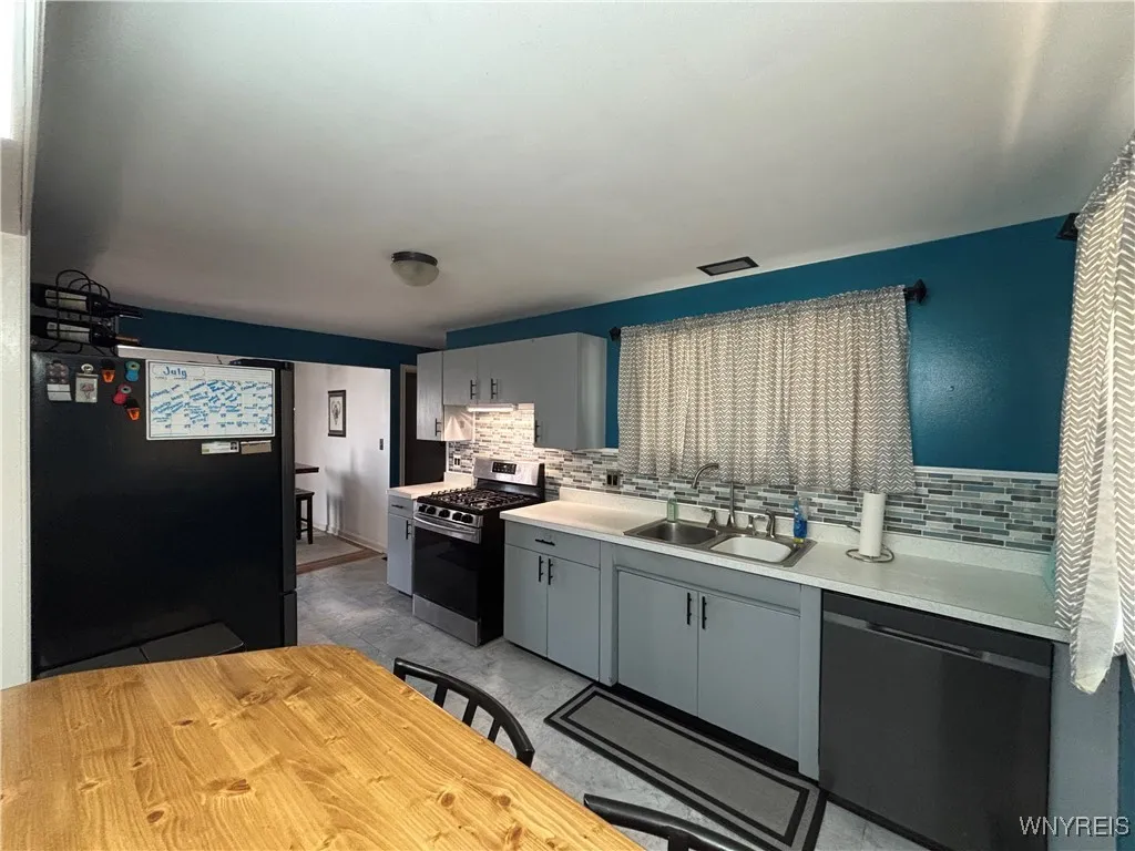 426 Woodstock Avenue, Tonawanda, New York 14150, Tonawanda, New York 14150, 3 Bedrooms Bedrooms, 6 Rooms Rooms,1 BathroomBathrooms,Residential,For Sale,426 Woodstock Avenue, Tonawanda, New York 14150,B1624763