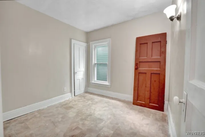 262 Breckenridge Street, Buffalo, New York 14213, Buffalo, New York 14213, 6 Bedrooms Bedrooms, ,2 BathroomsBathrooms,Residential,For Sale,262 Breckenridge Street, Buffalo, New York 14213,B1624985
