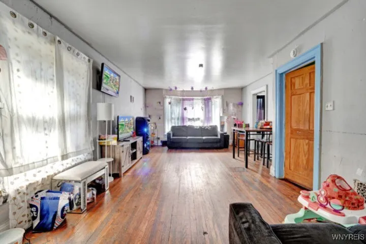 262 Breckenridge Street, Buffalo, New York 14213, Buffalo, New York 14213, 6 Bedrooms Bedrooms, ,2 BathroomsBathrooms,Residential,For Sale,262 Breckenridge Street, Buffalo, New York 14213,B1624985