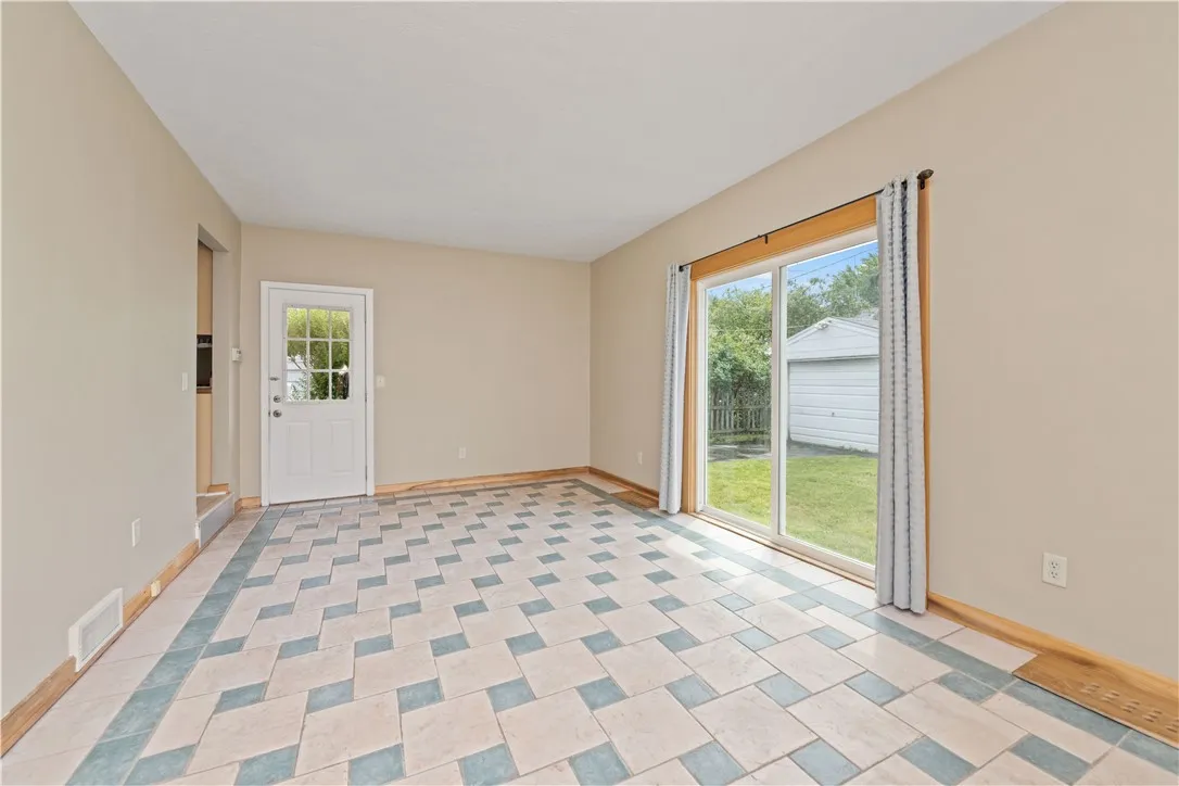 155 Elmerston Road, Rochester, New York 14620, Rochester, New York 14620, 3 Bedrooms Bedrooms, 7 Rooms Rooms,1 BathroomBathrooms,Residential,Closed,155 Elmerston Road, Rochester, New York 14620,0,R1624953