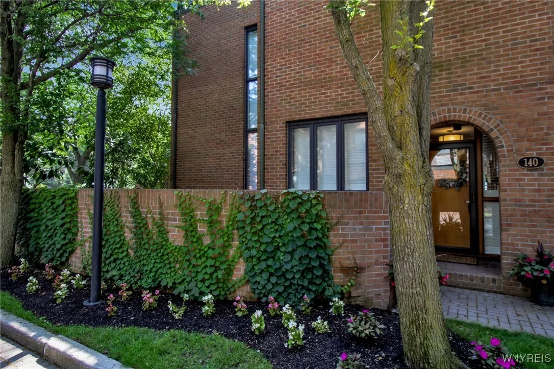 140 Rivermist Drive, Buffalo, New York 14202, Buffalo, New York 14202, 2 Bedrooms Bedrooms, 7 Rooms Rooms,3 BathroomsBathrooms,Residential,Closed,140 Rivermist Drive, Buffalo, New York 14202,0,B1624528