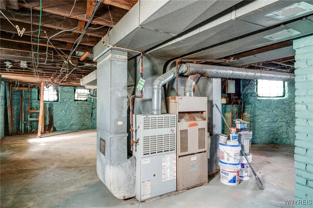 520 Woodlawn Avenue, Buffalo, New York 14208, Buffalo, New York 14208, 6 Bedrooms Bedrooms, 8 Rooms Rooms,2 BathroomsBathrooms,Residential,For Sale,520 Woodlawn Avenue, Buffalo, New York 14208,B1625318