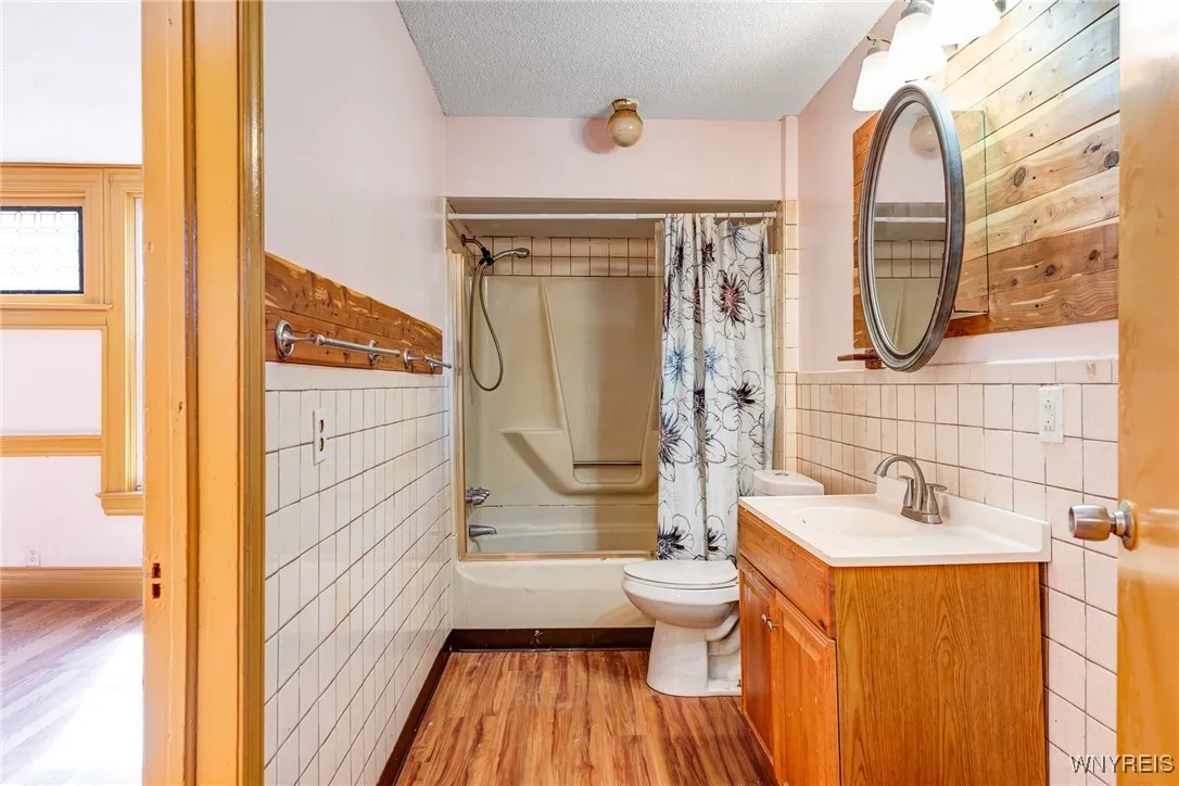 520 Woodlawn Avenue, Buffalo, New York 14208, Buffalo, New York 14208, 6 Bedrooms Bedrooms, 8 Rooms Rooms,2 BathroomsBathrooms,Residential,For Sale,520 Woodlawn Avenue, Buffalo, New York 14208,B1625318