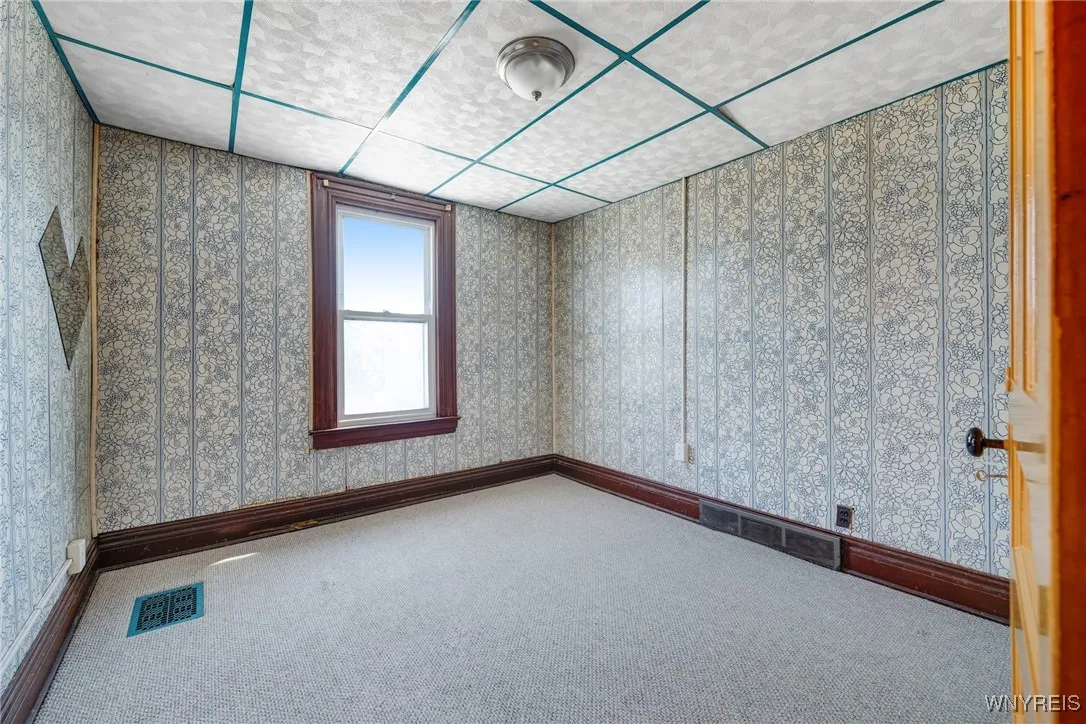 520 Woodlawn Avenue, Buffalo, New York 14208, Buffalo, New York 14208, 6 Bedrooms Bedrooms, 8 Rooms Rooms,2 BathroomsBathrooms,Residential,For Sale,520 Woodlawn Avenue, Buffalo, New York 14208,B1625318