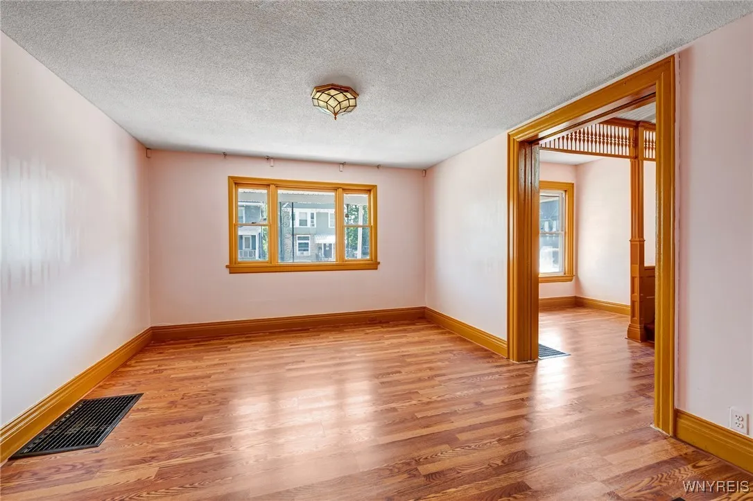 520 Woodlawn Avenue, Buffalo, New York 14208, Buffalo, New York 14208, 6 Bedrooms Bedrooms, 8 Rooms Rooms,2 BathroomsBathrooms,Residential,For Sale,520 Woodlawn Avenue, Buffalo, New York 14208,B1625318