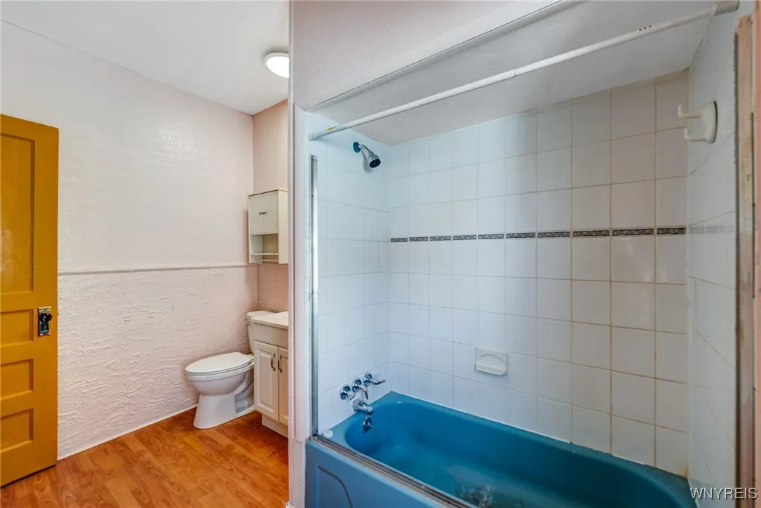 520 Woodlawn Avenue, Buffalo, New York 14208, Buffalo, New York 14208, 6 Bedrooms Bedrooms, 8 Rooms Rooms,2 BathroomsBathrooms,Residential,For Sale,520 Woodlawn Avenue, Buffalo, New York 14208,B1625318