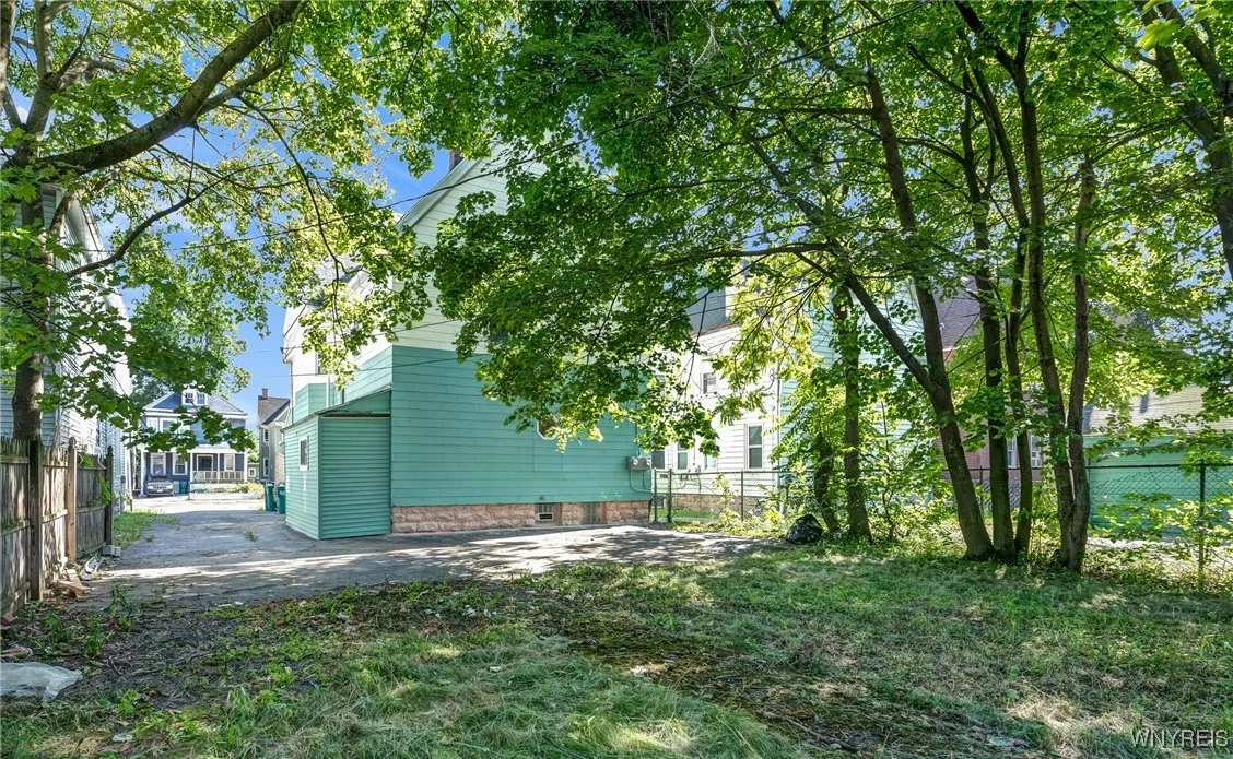 520 Woodlawn Avenue, Buffalo, New York 14208, Buffalo, New York 14208, 6 Bedrooms Bedrooms, 8 Rooms Rooms,2 BathroomsBathrooms,Residential,For Sale,520 Woodlawn Avenue, Buffalo, New York 14208,B1625318