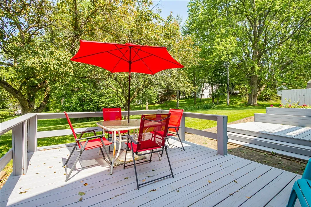 6 Wellington Circle, Perinton, New York 14450, Perinton, New York 14450, 4 Bedrooms Bedrooms, 10 Rooms Rooms,2 BathroomsBathrooms,Residential,For Sale,6 Wellington Circle, Perinton, New York 14450,R1625393