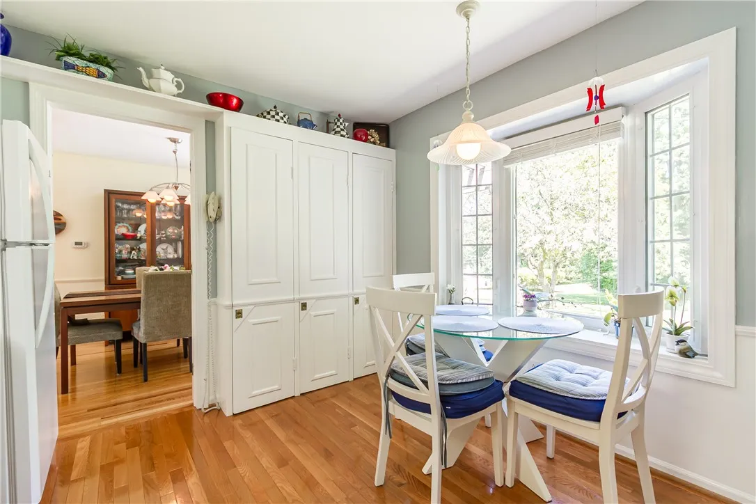 6 Wellington Circle, Perinton, New York 14450, Perinton, New York 14450, 4 Bedrooms Bedrooms, 10 Rooms Rooms,2 BathroomsBathrooms,Residential,For Sale,6 Wellington Circle, Perinton, New York 14450,R1625393