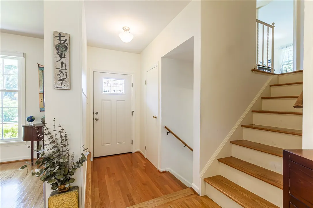 6 Wellington Circle, Perinton, New York 14450, Perinton, New York 14450, 4 Bedrooms Bedrooms, 10 Rooms Rooms,2 BathroomsBathrooms,Residential,For Sale,6 Wellington Circle, Perinton, New York 14450,R1625393