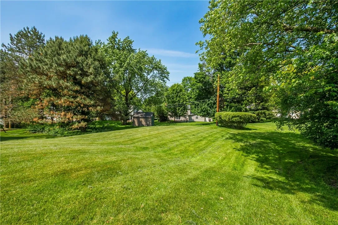 6 Wellington Circle, Perinton, New York 14450, Perinton, New York 14450, 4 Bedrooms Bedrooms, 10 Rooms Rooms,2 BathroomsBathrooms,Residential,For Sale,6 Wellington Circle, Perinton, New York 14450,R1625393
