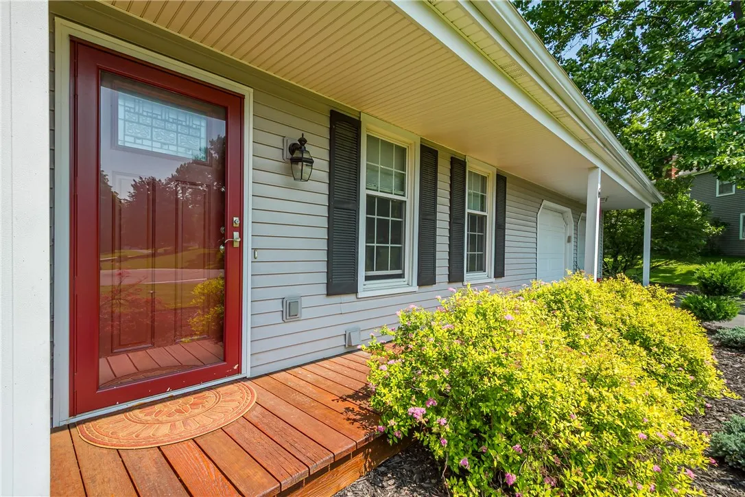 6 Wellington Circle, Perinton, New York 14450, Perinton, New York 14450, 4 Bedrooms Bedrooms, 10 Rooms Rooms,2 BathroomsBathrooms,Residential,For Sale,6 Wellington Circle, Perinton, New York 14450,R1625393