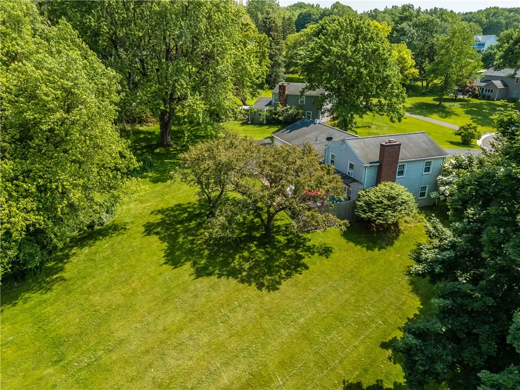 6 Wellington Circle, Perinton, New York 14450, Perinton, New York 14450, 4 Bedrooms Bedrooms, 10 Rooms Rooms,2 BathroomsBathrooms,Residential,For Sale,6 Wellington Circle, Perinton, New York 14450,R1625393