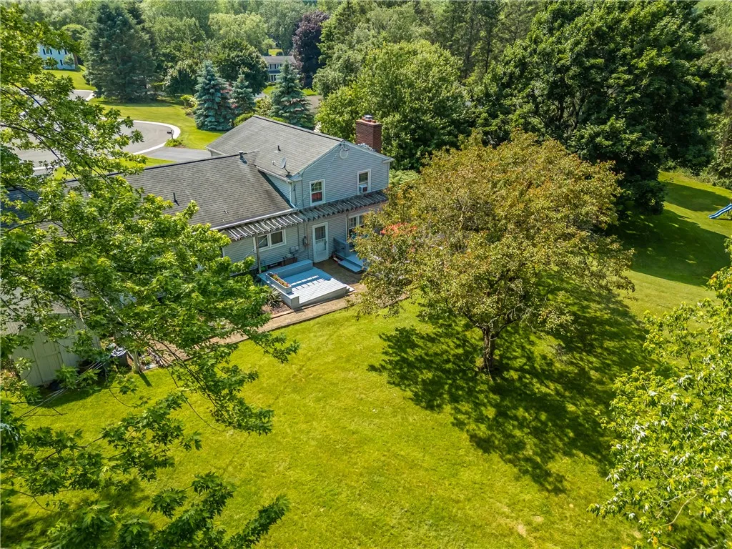 6 Wellington Circle, Perinton, New York 14450, Perinton, New York 14450, 4 Bedrooms Bedrooms, 10 Rooms Rooms,2 BathroomsBathrooms,Residential,For Sale,6 Wellington Circle, Perinton, New York 14450,R1625393
