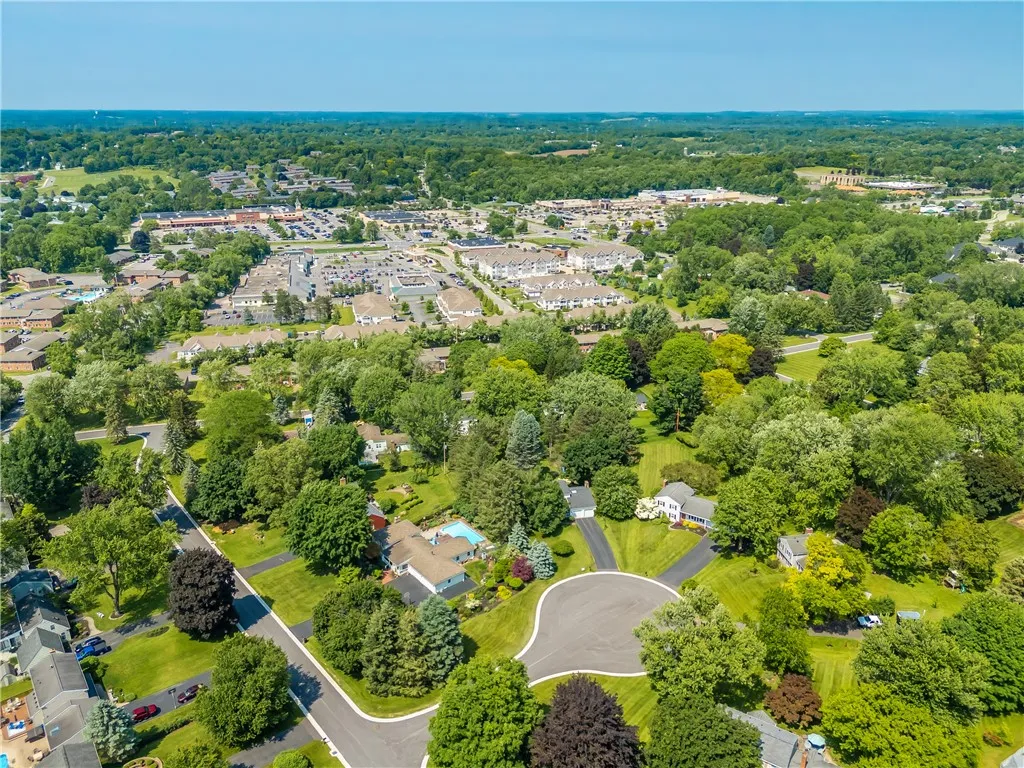 6 Wellington Circle, Perinton, New York 14450, Perinton, New York 14450, 4 Bedrooms Bedrooms, 10 Rooms Rooms,2 BathroomsBathrooms,Residential,For Sale,6 Wellington Circle, Perinton, New York 14450,R1625393