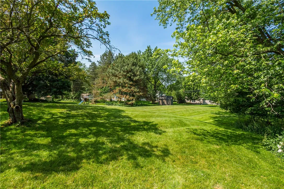6 Wellington Circle, Perinton, New York 14450, Perinton, New York 14450, 4 Bedrooms Bedrooms, 10 Rooms Rooms,2 BathroomsBathrooms,Residential,For Sale,6 Wellington Circle, Perinton, New York 14450,R1625393