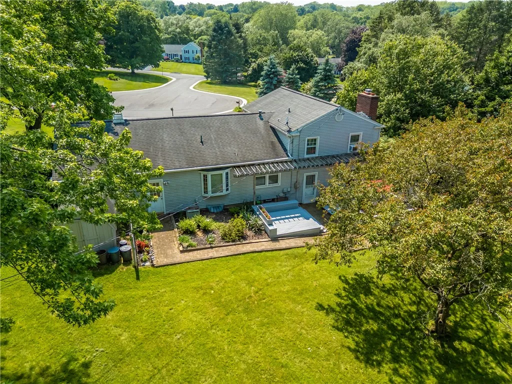 6 Wellington Circle, Perinton, New York 14450, Perinton, New York 14450, 4 Bedrooms Bedrooms, 10 Rooms Rooms,2 BathroomsBathrooms,Residential,For Sale,6 Wellington Circle, Perinton, New York 14450,R1625393