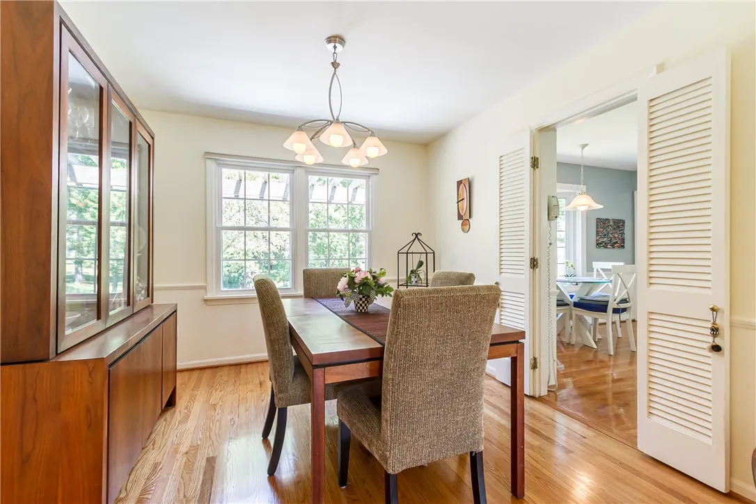 6 Wellington Circle, Perinton, New York 14450, Perinton, New York 14450, 4 Bedrooms Bedrooms, 10 Rooms Rooms,2 BathroomsBathrooms,Residential,For Sale,6 Wellington Circle, Perinton, New York 14450,R1625393