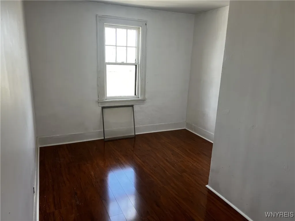 749 South Ogden Street Upper, Buffalo, New York 14, Buffalo, New York 14206, 3 Bedrooms Bedrooms, 5 Rooms Rooms,1 BathroomBathrooms,Residential Lease,For Rent,749 South Ogden Street Upper, Buffalo, New York 14,B1624741