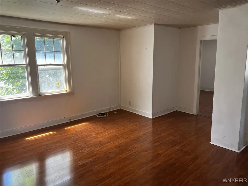 749 South Ogden Street Upper, Buffalo, New York 14, Buffalo, New York 14206, 3 Bedrooms Bedrooms, 5 Rooms Rooms,1 BathroomBathrooms,Residential Lease,For Rent,749 South Ogden Street Upper, Buffalo, New York 14,B1624741