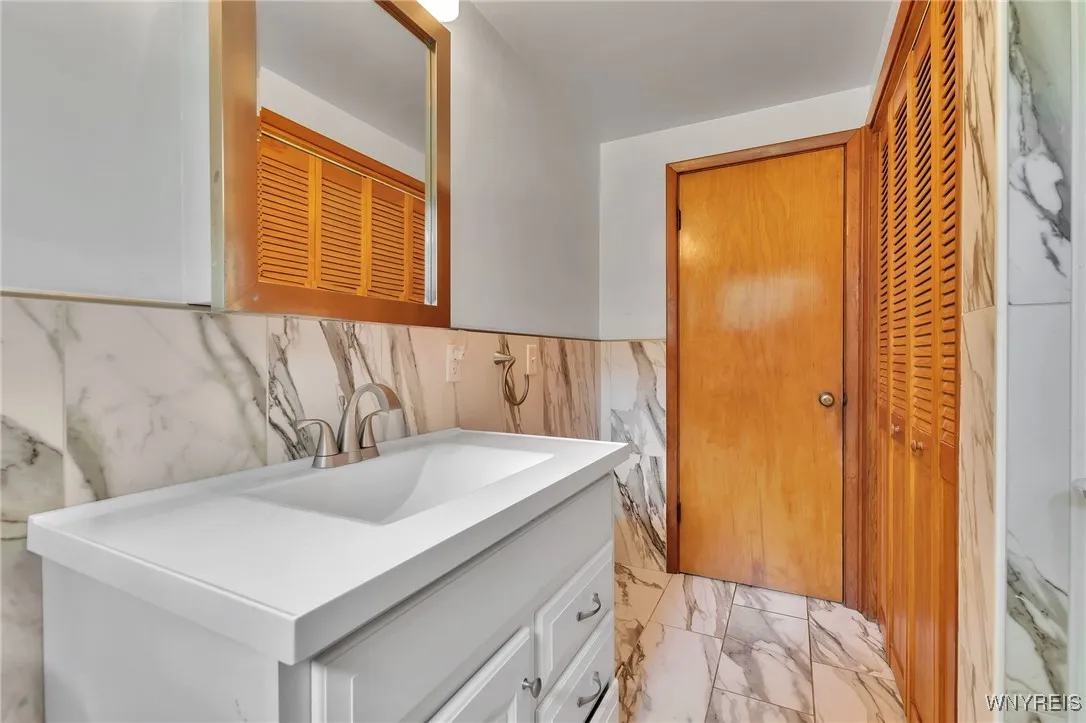 924 Two Rod Road, Alden, New York 14004, Alden, New York 14004, 3 Bedrooms Bedrooms, 5 Rooms Rooms,1 BathroomBathrooms,Residential,Closed,924 Two Rod Road, Alden, New York 14004,0,B1624967