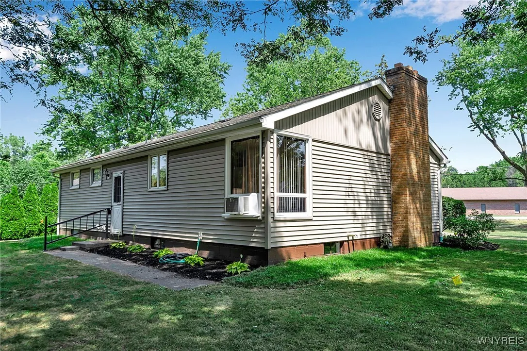 924 Two Rod Road, Alden, New York 14004, Alden, New York 14004, 3 Bedrooms Bedrooms, 5 Rooms Rooms,1 BathroomBathrooms,Residential,Closed,924 Two Rod Road, Alden, New York 14004,0,B1624967