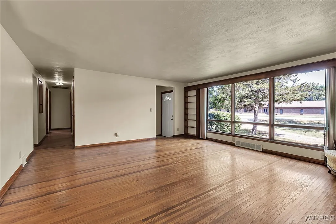 924 Two Rod Road, Alden, New York 14004, Alden, New York 14004, 3 Bedrooms Bedrooms, 5 Rooms Rooms,1 BathroomBathrooms,Residential,Closed,924 Two Rod Road, Alden, New York 14004,0,B1624967