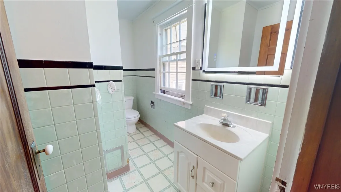 1146 Haeberle Avenue, Niagara Falls, New York 1430, Niagara Falls, New York 14301, 3 Bedrooms Bedrooms, 6 Rooms Rooms,1 BathroomBathrooms,Residential,For Sale,1146 Haeberle Avenue, Niagara Falls, New York 1430,0,B1625432