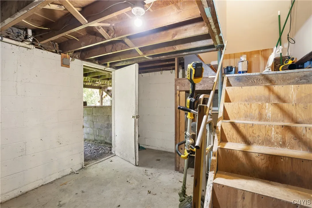 8503 Indian Hill Road, Pompey, New York 13104, Pompey, New York 13104, 4 Bedrooms Bedrooms, 7 Rooms Rooms,2 BathroomsBathrooms,Residential,For Sale,8503 Indian Hill Road, Pompey, New York 13104,S1625304