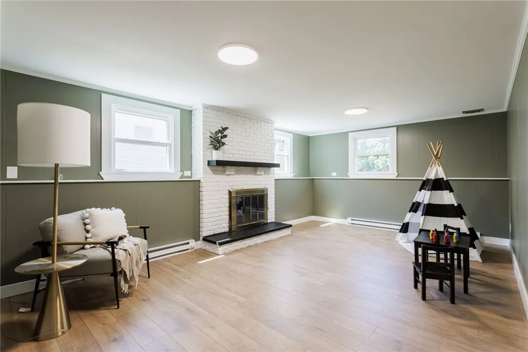100 Kings Gate South, Irondequoit, New York 14617, Irondequoit, New York 14617, 5 Bedrooms Bedrooms, 9 Rooms Rooms,2 BathroomsBathrooms,Residential,For Sale,100 Kings Gate South, Irondequoit, New York 14617,R1625433