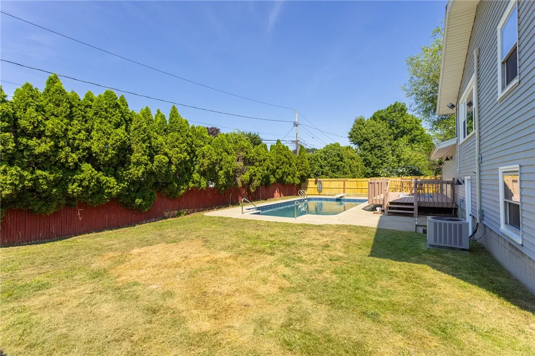 100 Kings Gate South, Irondequoit, New York 14617, Irondequoit, New York 14617, 5 Bedrooms Bedrooms, 9 Rooms Rooms,2 BathroomsBathrooms,Residential,For Sale,100 Kings Gate South, Irondequoit, New York 14617,R1625433