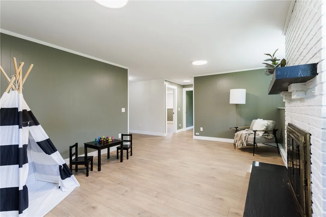 100 Kings Gate South, Irondequoit, New York 14617, Irondequoit, New York 14617, 5 Bedrooms Bedrooms, 9 Rooms Rooms,2 BathroomsBathrooms,Residential,For Sale,100 Kings Gate South, Irondequoit, New York 14617,R1625433