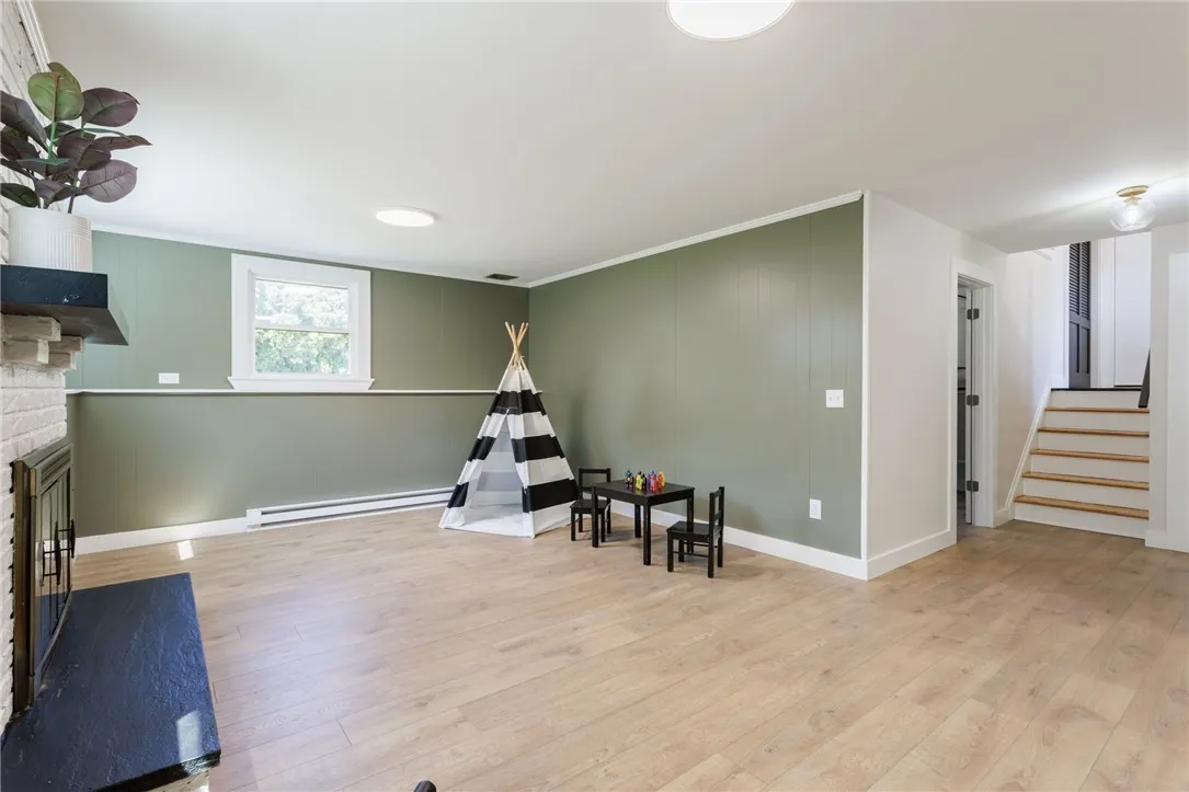 100 Kings Gate South, Irondequoit, New York 14617, Irondequoit, New York 14617, 5 Bedrooms Bedrooms, 9 Rooms Rooms,2 BathroomsBathrooms,Residential,For Sale,100 Kings Gate South, Irondequoit, New York 14617,R1625433